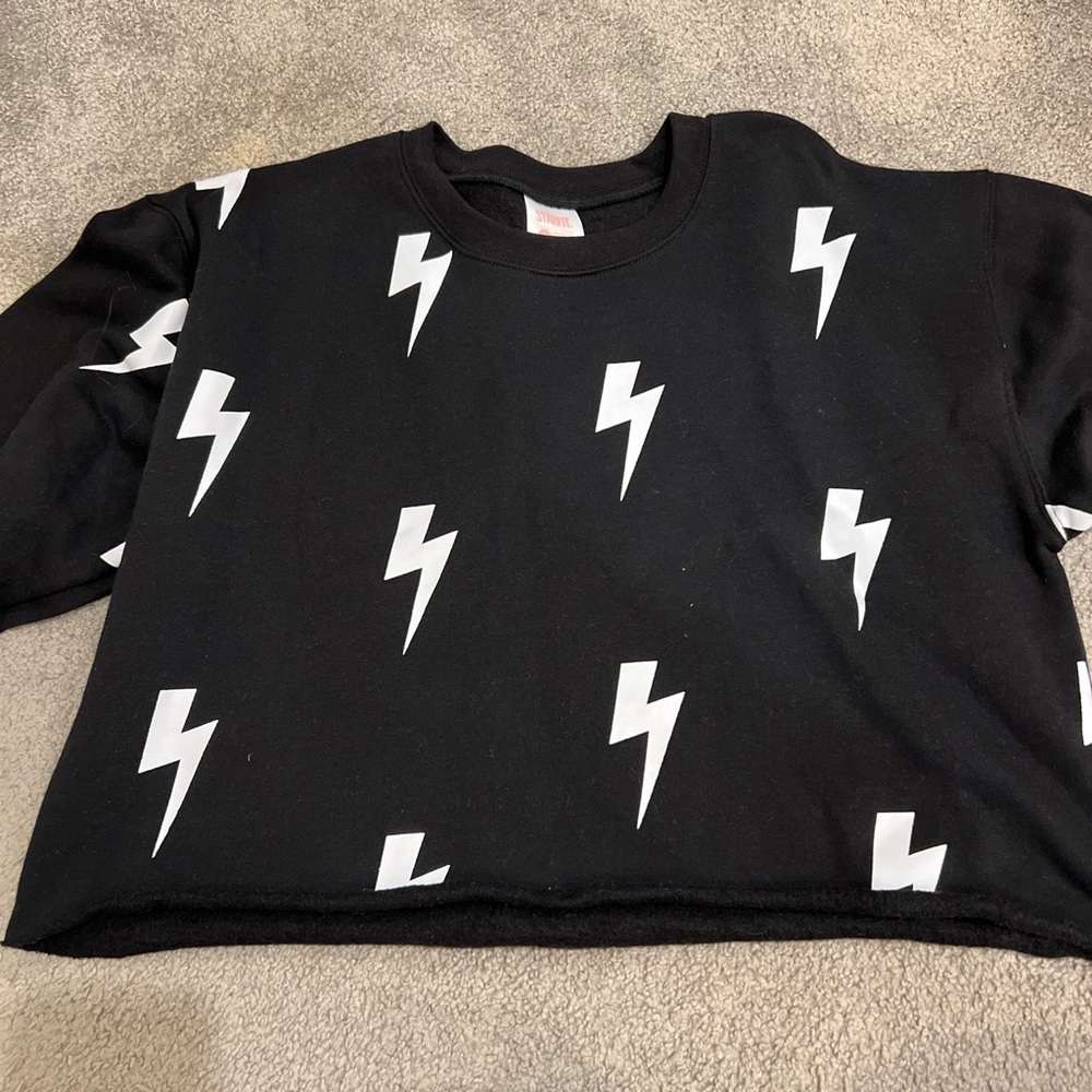 STARFIT CROPPED LIGHTNING BOLT SWEATSHIRT!!